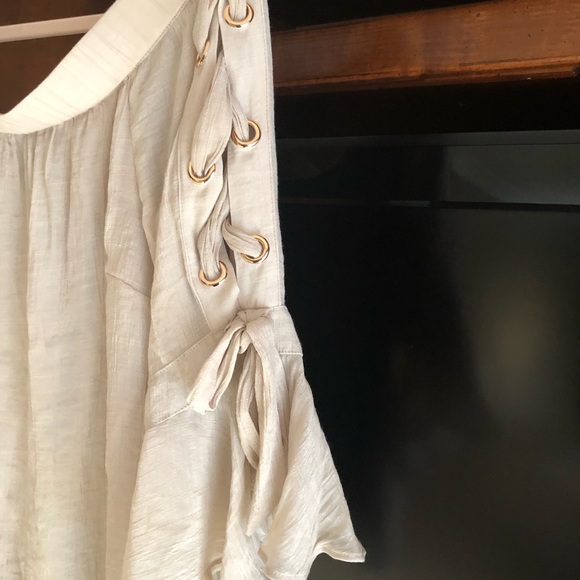 Color cream, off shoulder, size L - Picture 3 of 6